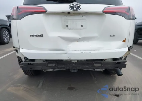 2017 Toyota Rav4 Le z USA, uszkodzony, nr VIN JTMZFREVXHJ715940
